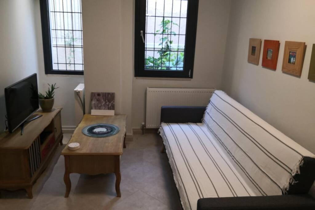 테살로니키 Cozy House With Garden In The Old Town 아파트 외부 사진